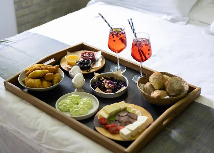 Hotel Kazerma E Cerenit Surrel