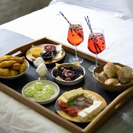 Hotell Kazerma E Cerenit Surrel