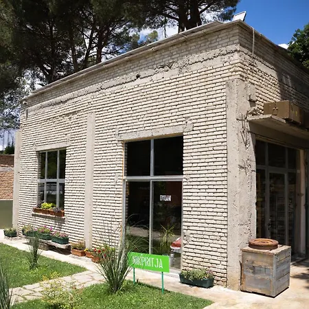 Kazerma E Cerenit 酒店 3*