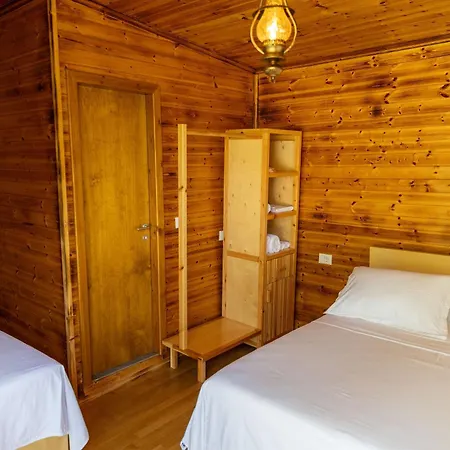 Hotell Kazerma E Cerenit Surrel