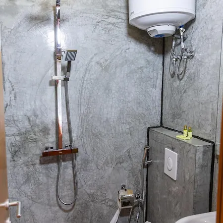Kazerma E Cerenit Hotell