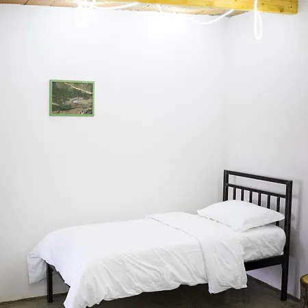 Kazerma E Cerenit Hotell Surrel