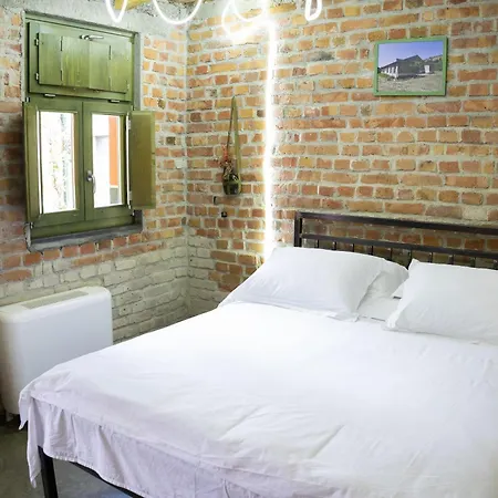 Kazerma E Cerenit Hotell Surrel