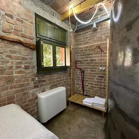 Hotel Kazerma E Cerenit Surrel