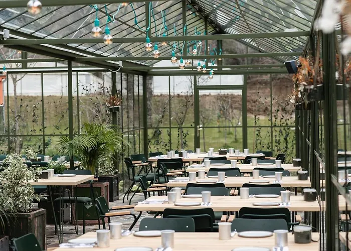 Hotell Kazerma E Cerenit Surrel