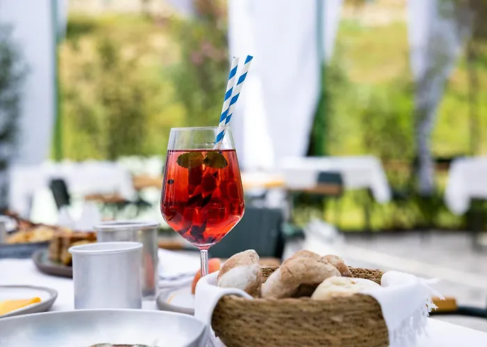 Hotell Kazerma E Cerenit Surrel