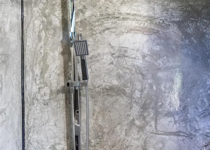 Hotell Kazerma E Cerenit