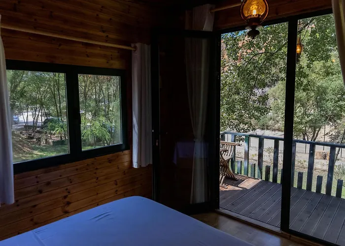 Kazerma E Cerenit 酒店 Surrel