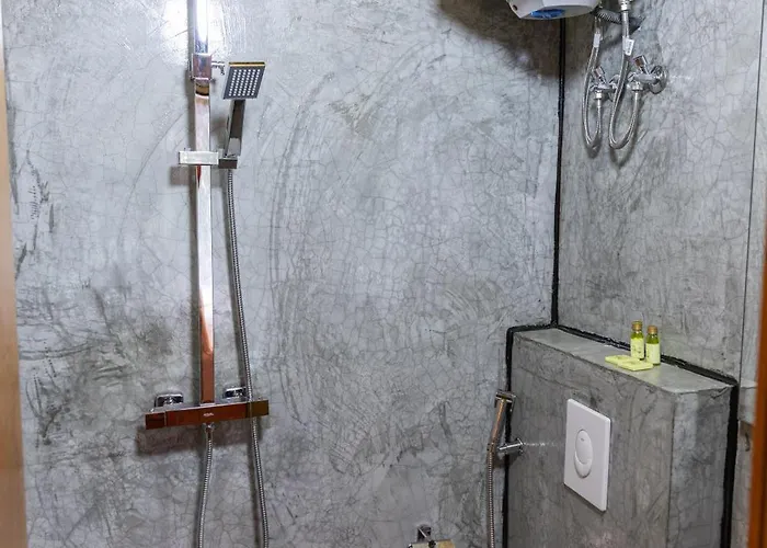 Kazerma E Cerenit Hotell