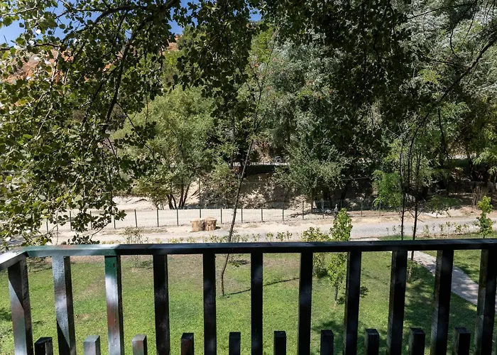 Hotel Kazerma E Cerenit Surrel