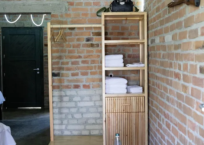 Hotell Kazerma E Cerenit Surrel