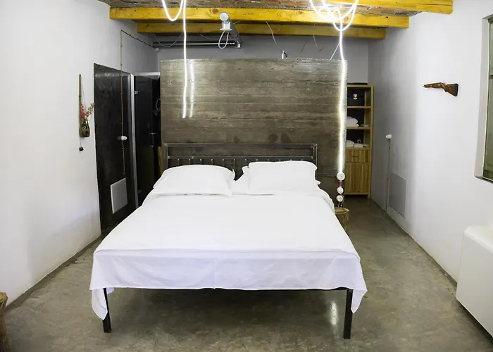 Hotell Kazerma E Cerenit