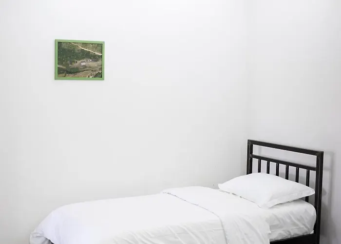 Kazerma E Cerenit Hotell Surrel